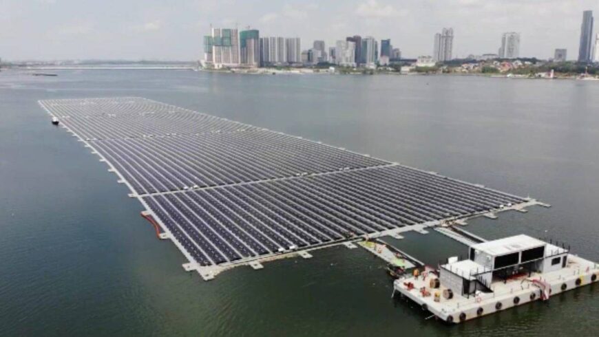 Impianto fotovoltaico sul mare, a Singapore il primo parco solare galleggiante